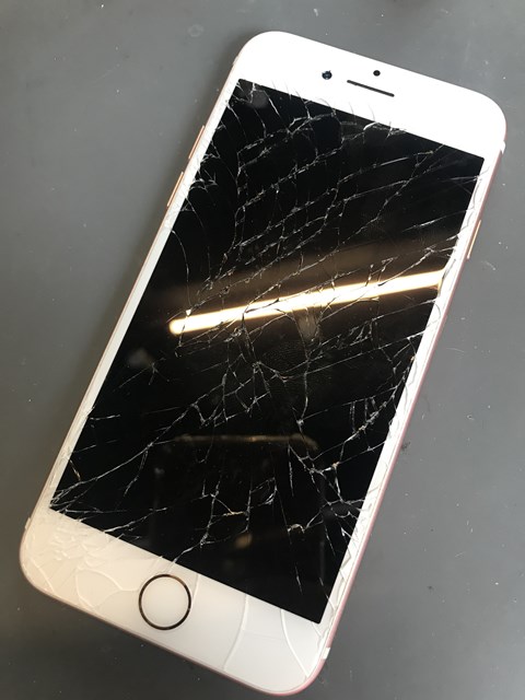 埼玉県川口市でiPhoneの画面割れを修理するならなおるとつかえる！最短即日修理！安い！格安！液晶交換 タッチ不良 川口