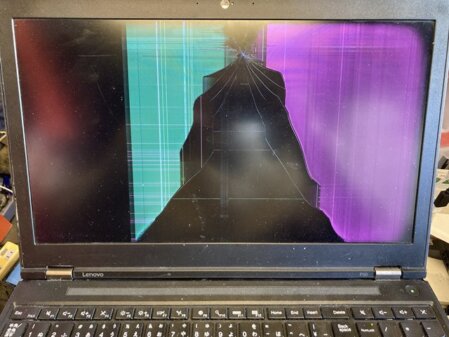 埼玉県川口市でパソコンの液晶交換が安くてはやいのは西川口のなおるとつかえる 地域最安級の修理価格 画面割れ修理が最短即日 JR京浜東北線「西川口駅」西口徒歩1分 Windows PC Mac MacBook