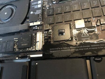 埼玉県川口市でパソコンの水没復旧処理が安いのは西川口のなおるとつかえる 地域最安級の修理価格 最短即日 JR京浜東北線「西川口駅」西口徒歩1分 Windows PC Mac MacBook 水没 データ救出 データ復旧